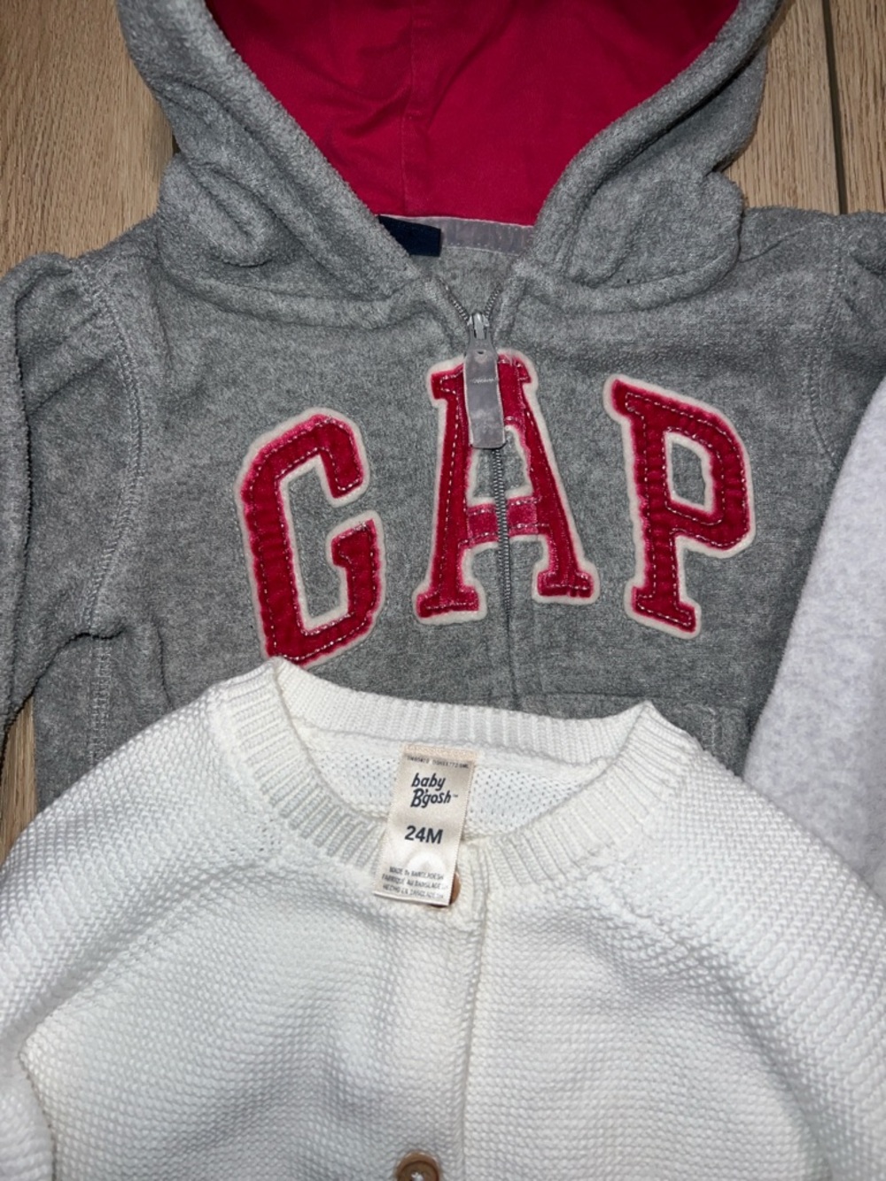Set of 4 Assorted Clothing for Babies up to 24 Months - Picture 2 of 14